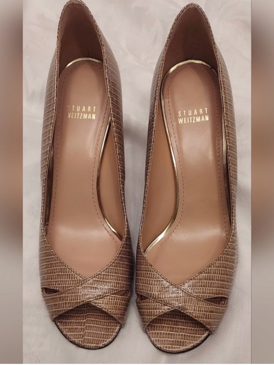 Stuart Weitzman Shoes - Stuart Weitzman Taupe Lizard-Embossed Peep-Toe Pumps